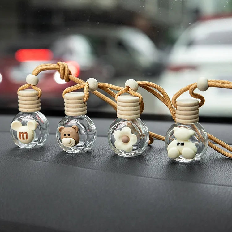 10ml Hanging Round Shape Cute Aromatherapy Bottle Aromatherapy Car Perfume Reed Diffuser Glass With Wooden Lid