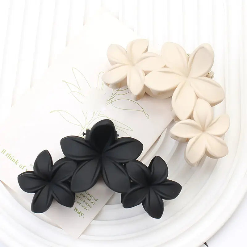 11cm European American Acrylic Sweet Pinzas Para Cabello Fashion Flower Hair Accessories Solid Color Matte Petal Shark Claw Clip